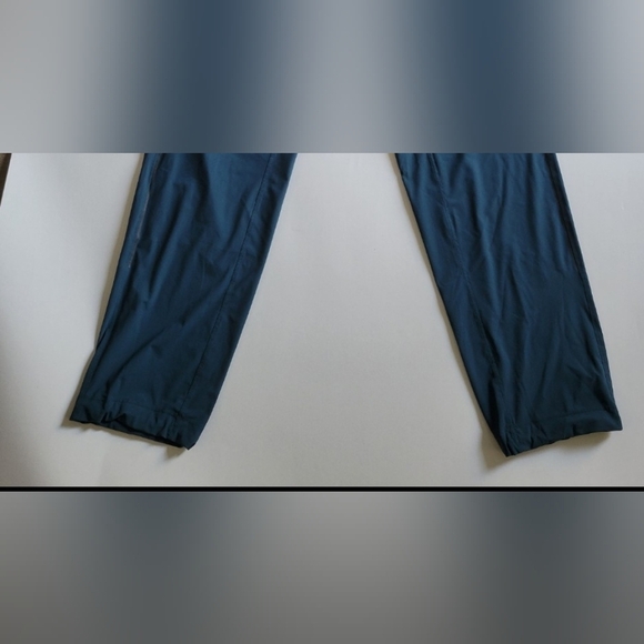 Lululemon men's Core joggers. - Picture 13 of 13